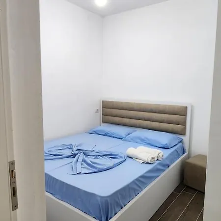 아파트 Summer In Shëngjin