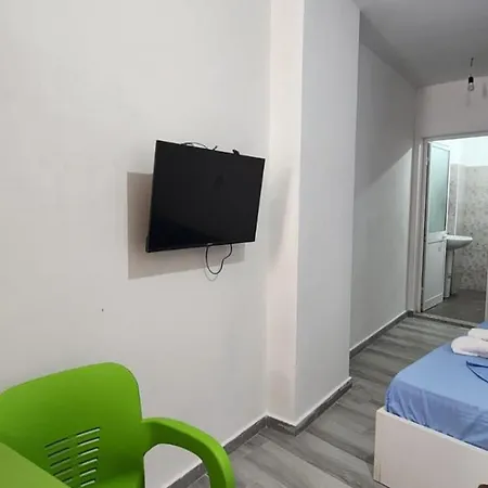 Summer In Apartment Shengjin